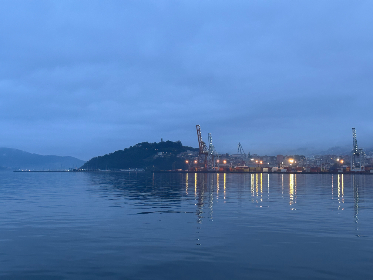 探索老版OnlyYou官网：经典魅力与时尚风潮的完美结合